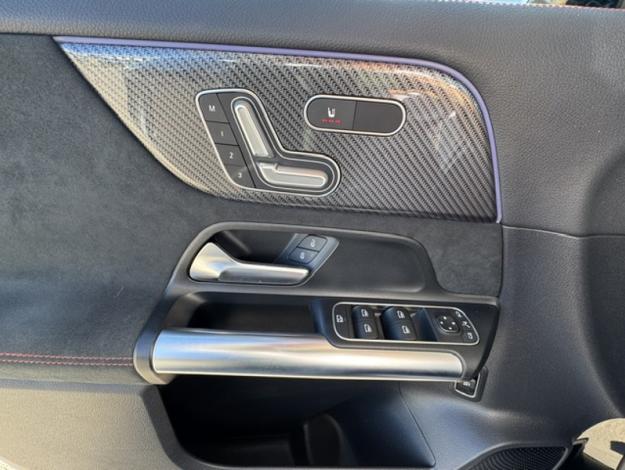 MERCEDES-BENZ GLA 200 d AMG Line  
