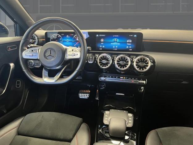 MERCEDES-BENZ A 200 d 4MATIC Berline AMG Pano  