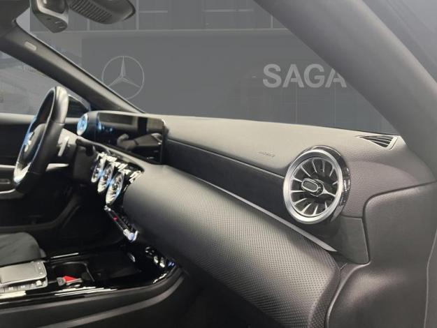 MERCEDES-BENZ A 200 d 4MATIC Berline AMG Pano  