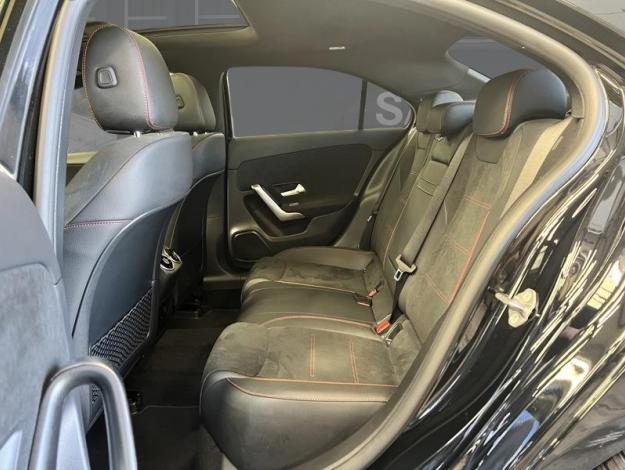 MERCEDES-BENZ A 200 d 4MATIC Berline AMG Pano  