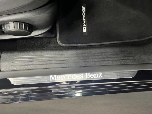 MERCEDES-BENZ A 200 d 4MATIC Berline AMG Pano  