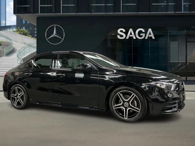 MERCEDES-BENZ A 200 d 4MATIC Berline AMG Pano  