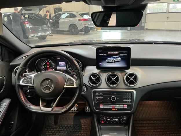 MERCEDES-BENZ GLA 180 AMG Pack Night   