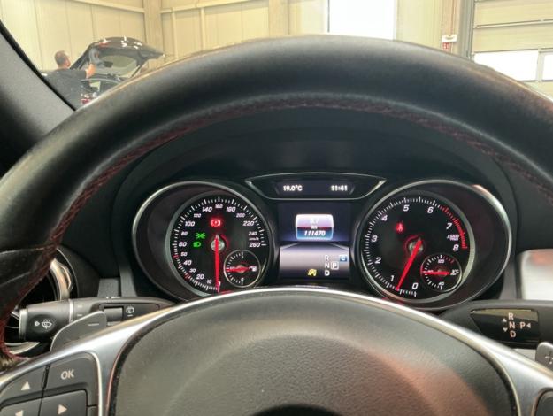 MERCEDES-BENZ GLA 180 AMG Pack Night   