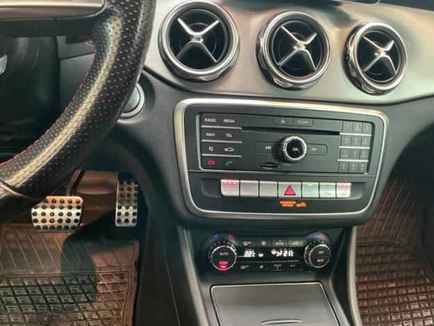 MERCEDES-BENZ GLA 180 AMG Pack Night   