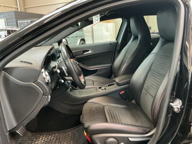 MERCEDES-BENZ GLA 180 AMG Pack Night   