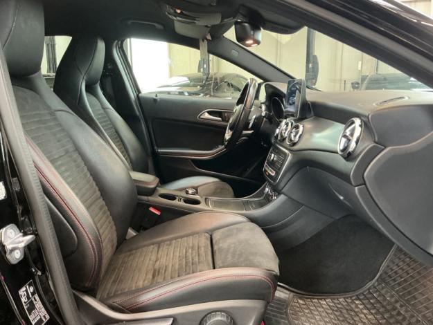 MERCEDES-BENZ GLA 180 AMG Pack Night   