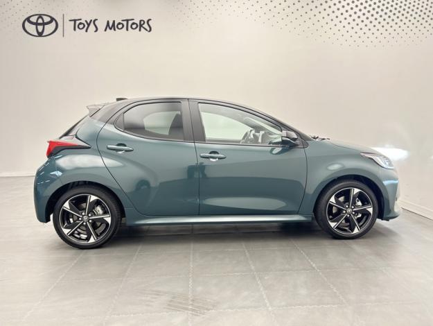 TOYOTA Yaris 130h Collection  TOIT PANO + PACK TECHNO 