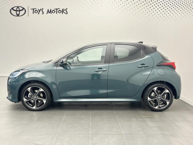 TOYOTA Yaris 130h Collection  TOIT PANO + PACK TECHNO 