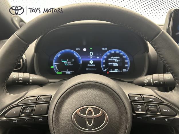 TOYOTA Yaris 130h Collection  TOIT PANO + PACK TECHNO 