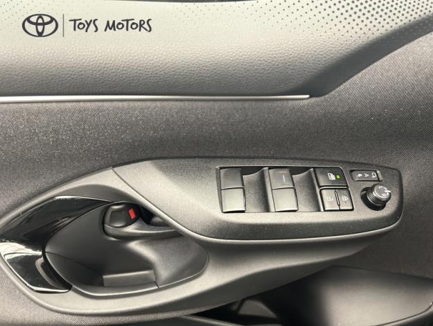TOYOTA Yaris 130h Collection  TOIT PANO + PACK TECHNO 
