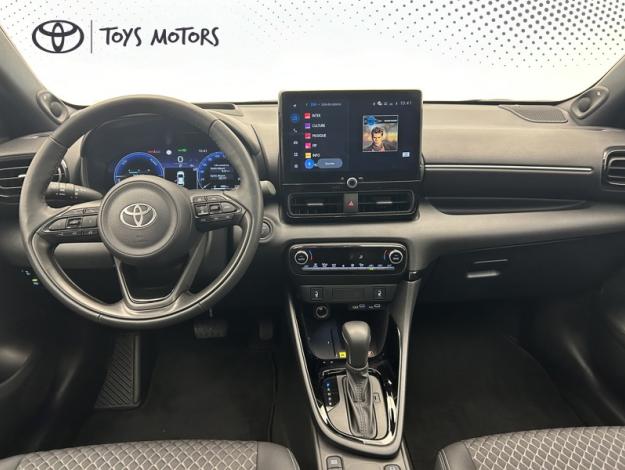 TOYOTA Yaris 130h Collection  TOIT PANO + PACK TECHNO 