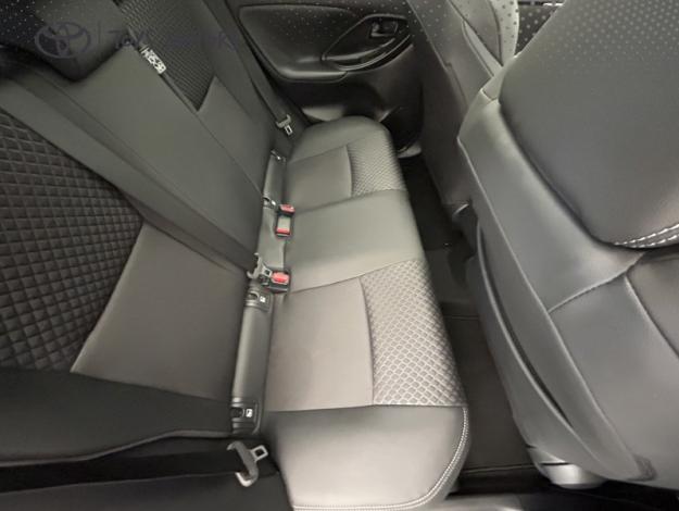 TOYOTA Yaris 130h Collection  TOIT PANO + PACK TECHNO 