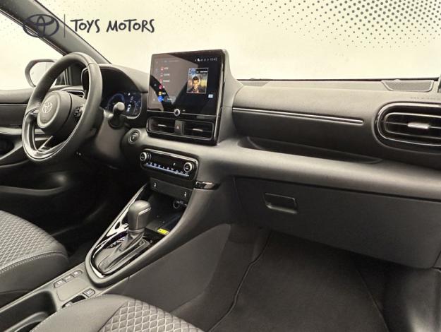 TOYOTA Yaris 130h Collection  TOIT PANO + PACK TECHNO 