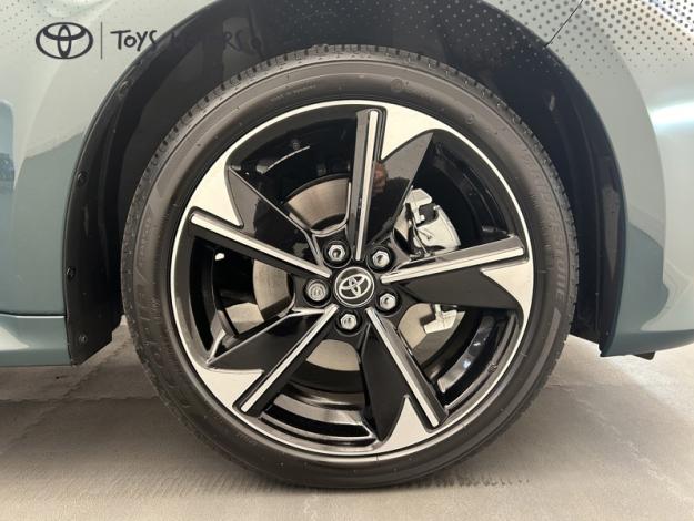 TOYOTA Yaris 130h Collection  TOIT PANO + PACK TECHNO 