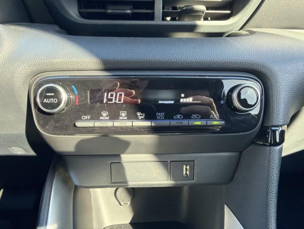 TOYOTA Yaris Hybride 116h Design  