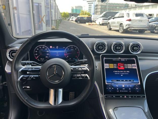 MERCEDES-BENZ Třídy C C 220d 4MATIC (11/18)