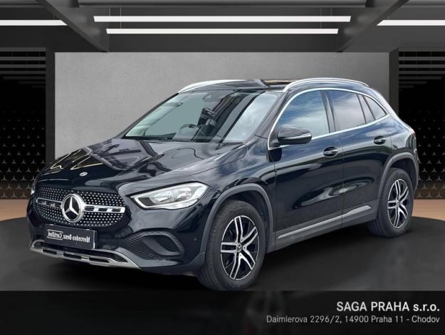 MERCEDES-BENZ GLA 180d (1/18)