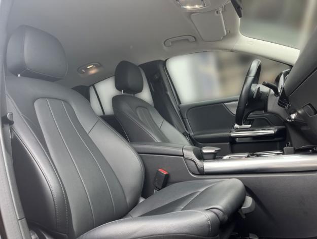 MERCEDES-BENZ GLA 180d (16/18)