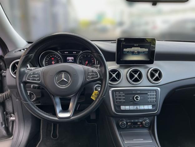 MERCEDES-BENZ CLA Coupé CLA 180 kupé (11/17)