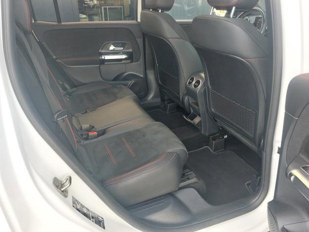MERCEDES-BENZ GLB 200 d AMG Line  
