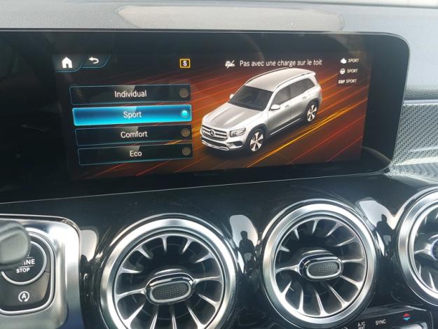 MERCEDES-BENZ GLB 200 d AMG Line  