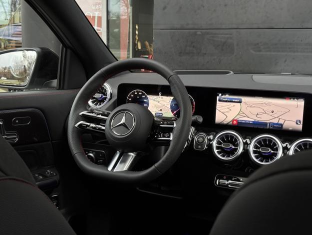 MERCEDES-BENZ GLA 200 d AMG Line  GLA 200 d AMG Line