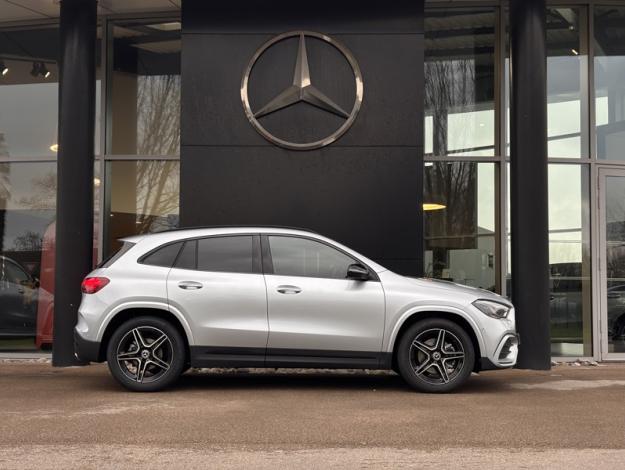 MERCEDES-BENZ GLA 200 d AMG Line  GLA 200 d AMG Line