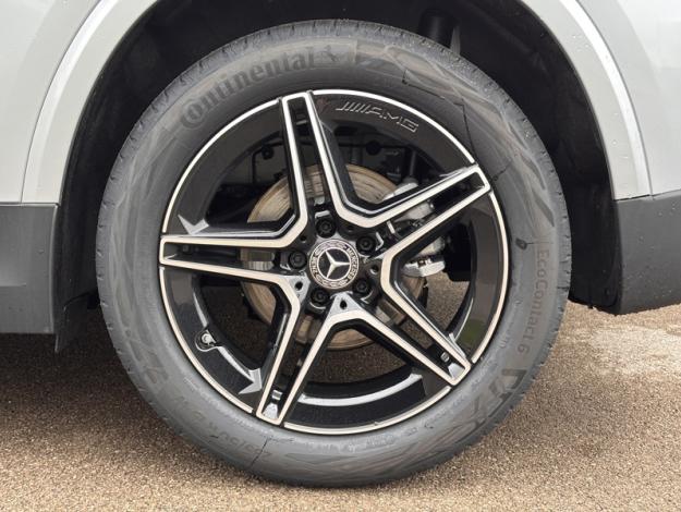 MERCEDES-BENZ GLA 200 d AMG Line  GLA 200 d AMG Line