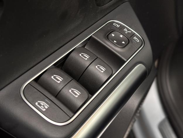MERCEDES-BENZ GLA 200 d AMG Line  GLA 200 d AMG Line
