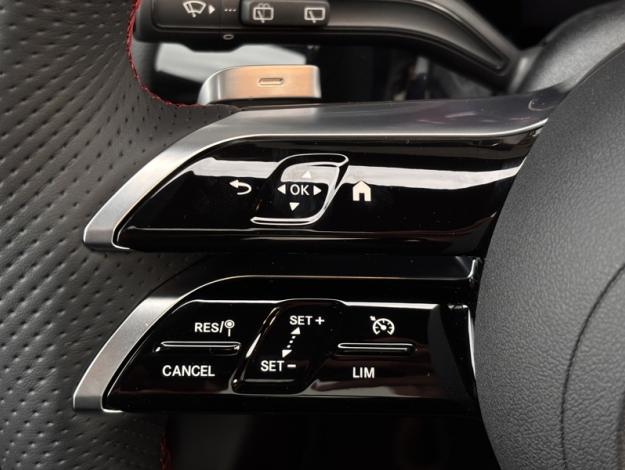 MERCEDES-BENZ GLA 200 d AMG Line  GLA 200 d AMG Line