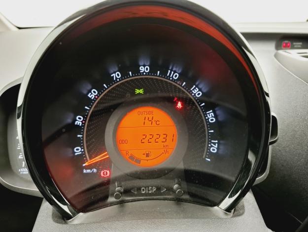 TOYOTA Aygo 1.0 VVT-i x-play  1.0 72 ch 