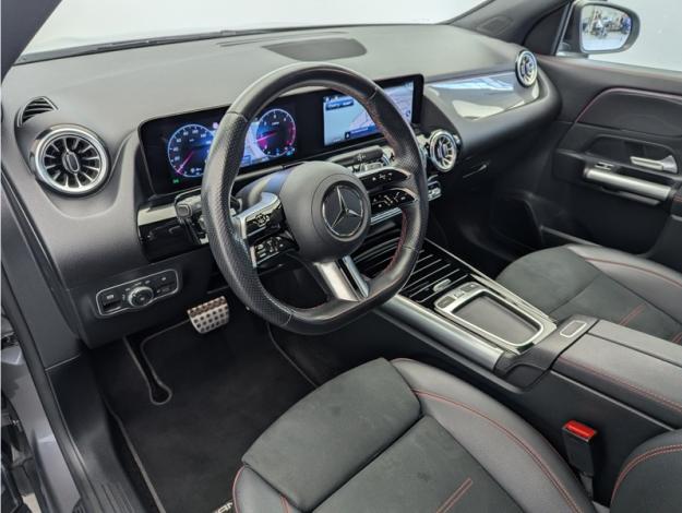 MERCEDES-BENZ GLA 200 d 4MATIC AMG Line  GLA 200 d 4MATIC AMG Line
