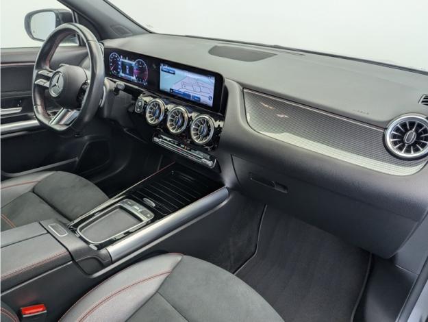 MERCEDES-BENZ GLA 200 d 4MATIC AMG Line  GLA 200 d 4MATIC AMG Line