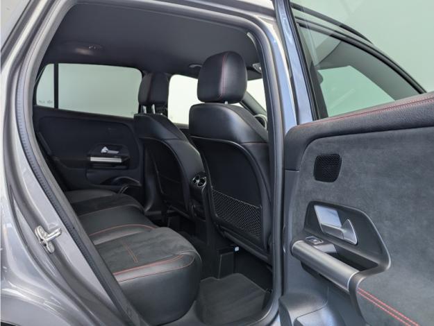 MERCEDES-BENZ GLA 200 d 4MATIC AMG Line  GLA 200 d 4MATIC AMG Line