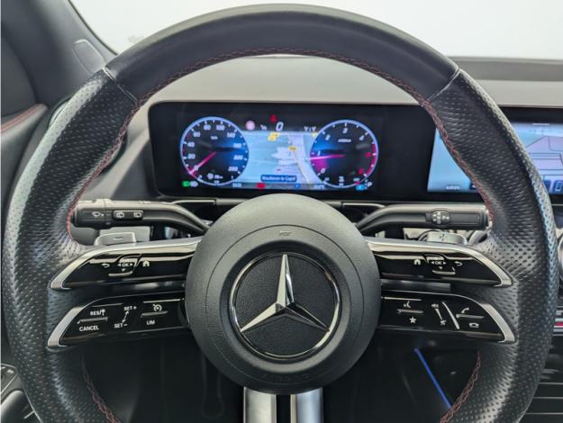 MERCEDES-BENZ GLA 200 d 4MATIC AMG Line  GLA 200 d 4MATIC AMG Line