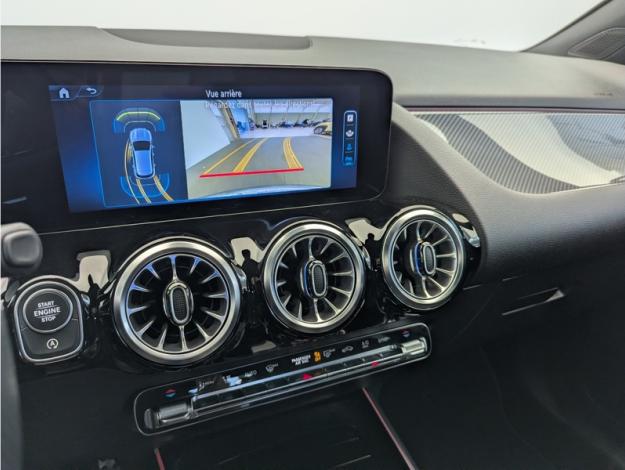 MERCEDES-BENZ GLA 200 d 4MATIC AMG Line  GLA 200 d 4MATIC AMG Line