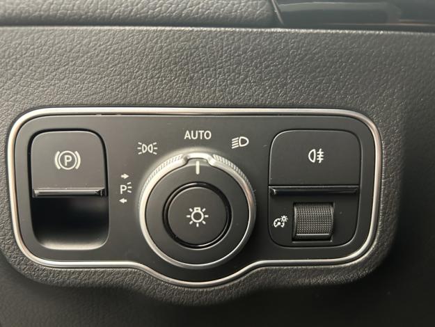 MERCEDES-BENZ GLA 200 d AMG Line  