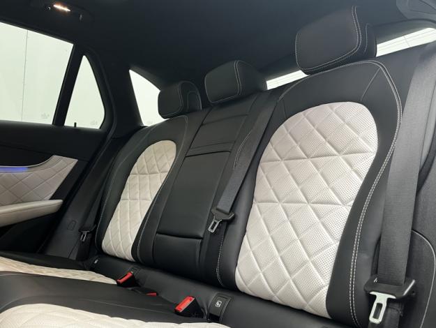 MERCEDES-BENZ GLC SUV GLC 300 d 4MATIC SUV AMG Line  
