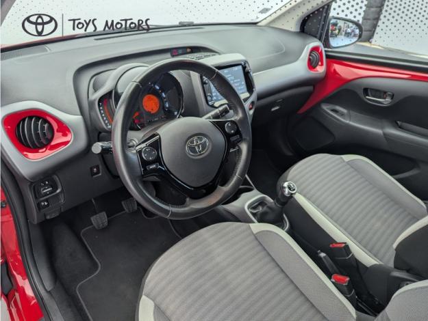 TOYOTA Aygo 1.0 VVT-i x-play  