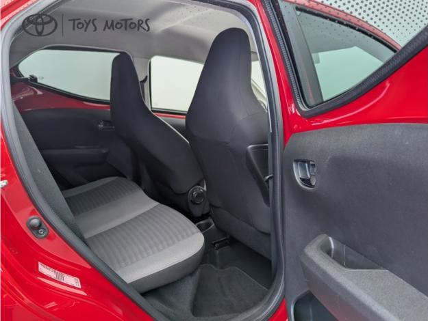 TOYOTA Aygo 1.0 VVT-i x-play  
