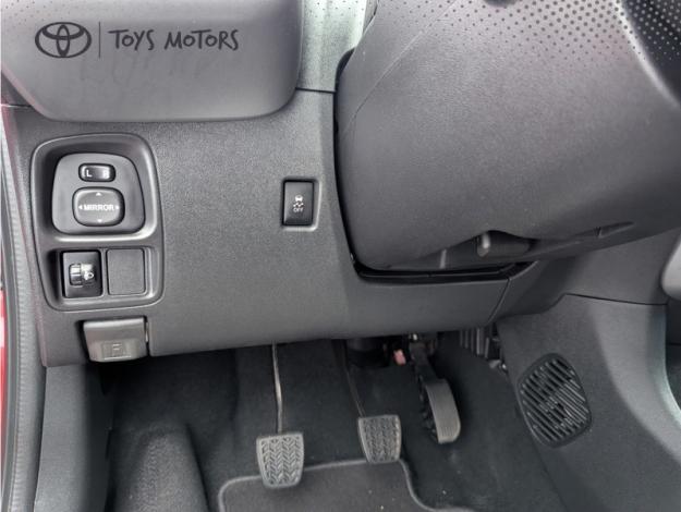 TOYOTA Aygo 1.0 VVT-i x-play  