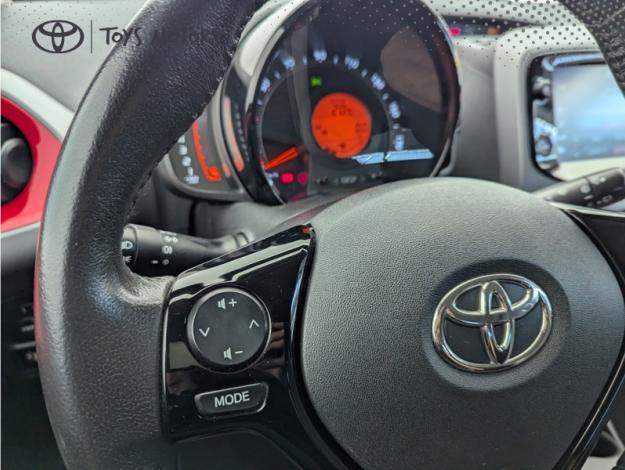 TOYOTA Aygo 1.0 VVT-i x-play  