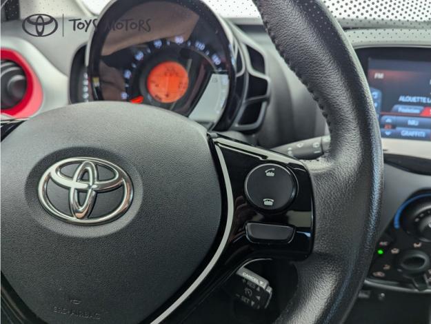 TOYOTA Aygo 1.0 VVT-i x-play  