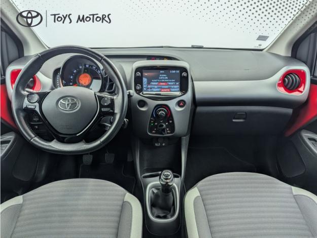 TOYOTA Aygo 1.0 VVT-i x-play  