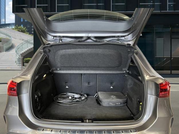 MERCEDES-BENZ GLA-Klasse GLA 250 e AMG Line