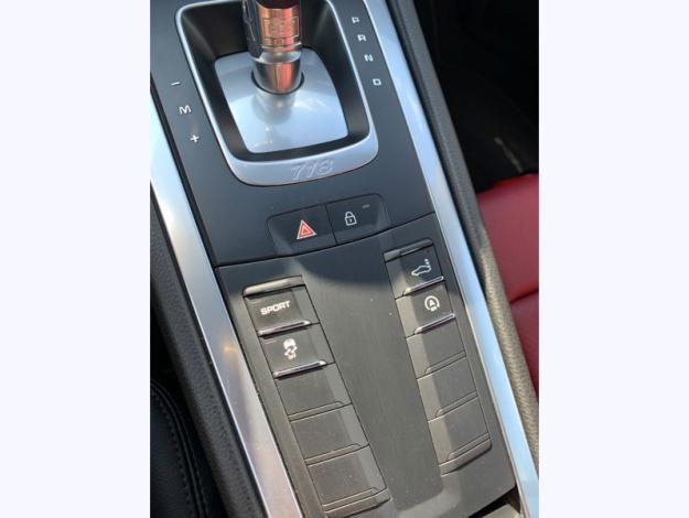 PORSCHE  