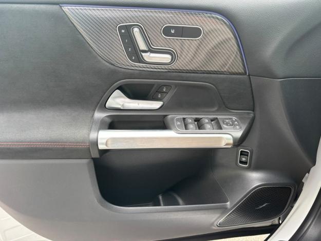 MERCEDES-BENZ GLB 35 AMG 4MATIC 7 Places Attelage  