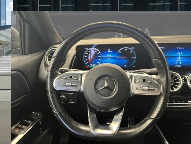 MERCEDES-BENZ EQB 300 4MATIC AMG Line 7 places  