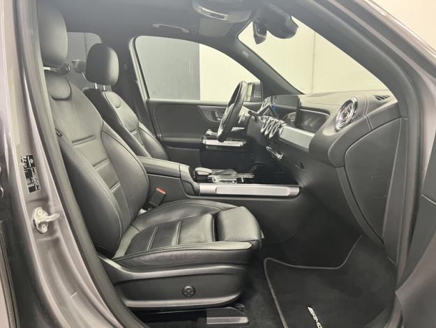 MERCEDES-BENZ EQB 300 4MATIC AMG Line 7 places  